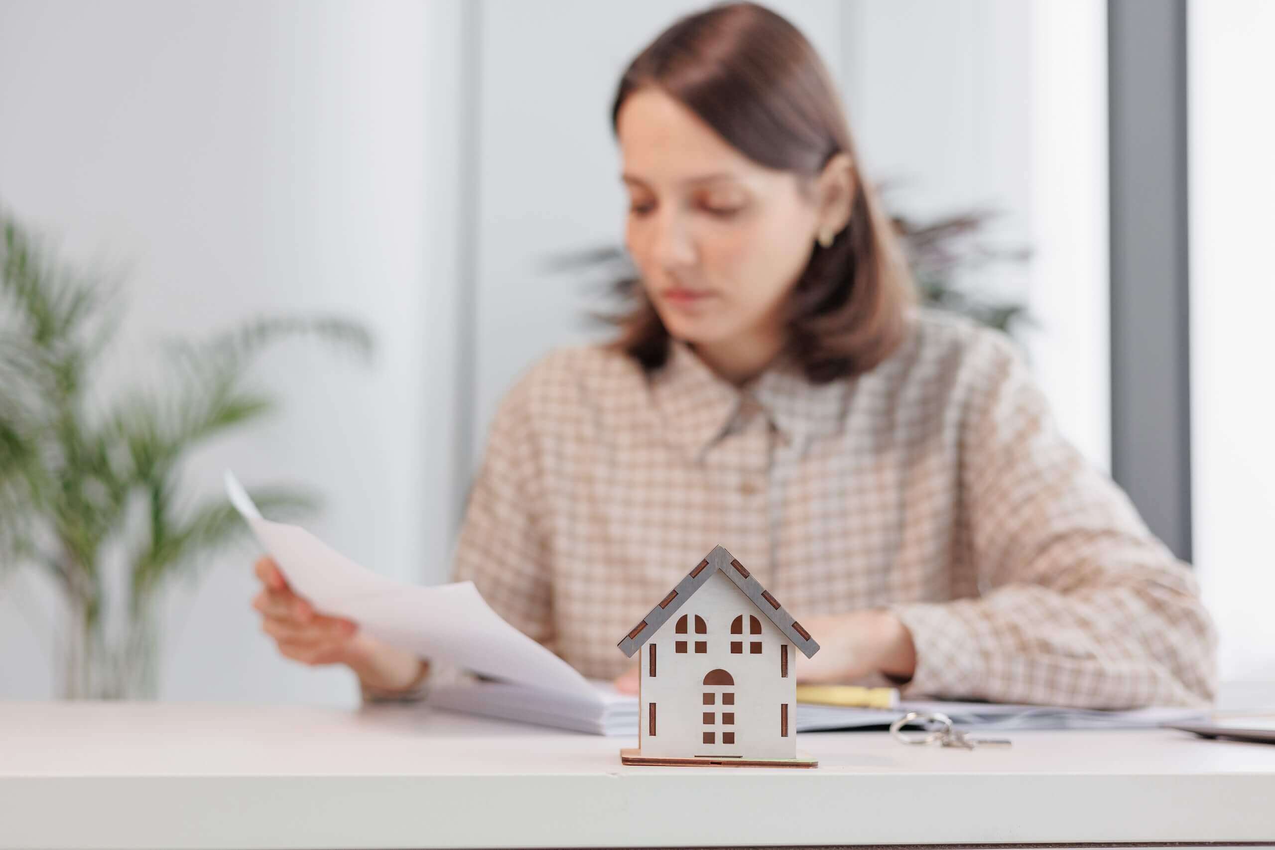 The Top 5 Things To Check Before Making An Offer On A Home In Toronto 4 The Top 5 Things To Check Before Making An Offer On A Home In Toronto 3 A Miniature Model Of The House And Keys In Her Han 2022 11 14 01 58 40 Utc 1