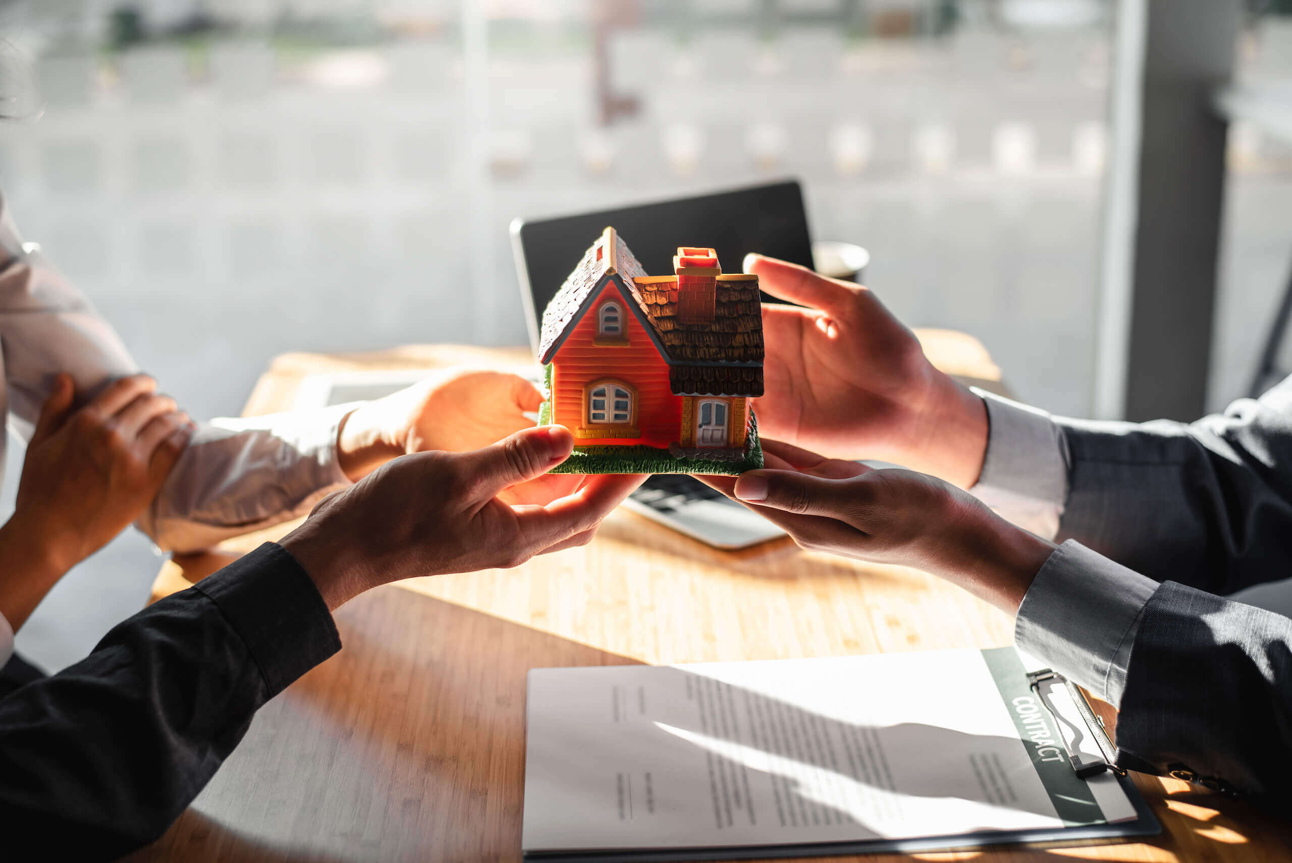 The Top 5 Things To Check Before Making An Offer On A Home In Toronto 2 The Top 5 Things To Check Before Making An Offer On A Home In Toronto 1 Contracting For The Sale Or Buy Of House And Land 2022 12 13 06 23 27 Utc 1